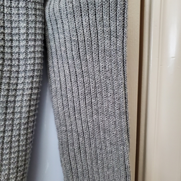 Liz Claiborne grey Front zipper Sweater - Picture 3 of 10